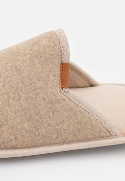 Pier One Pantoffels - Beige -Mode Herenkleding Winkel 4bb8e183218649be8d160cd154643fa0