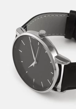 Pier One Horloge - Black/Silvercoloured -Mode Herenkleding Winkel b21304d4d8ec4553ac54e4d73133cd2c